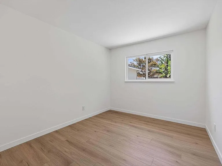 4768 Sterling Way — Photo 9