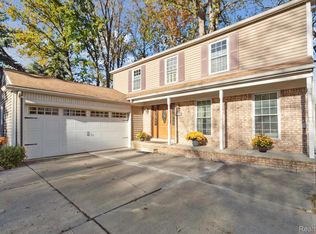 8593 Charles Ct, Sterling Heights, MI 48312