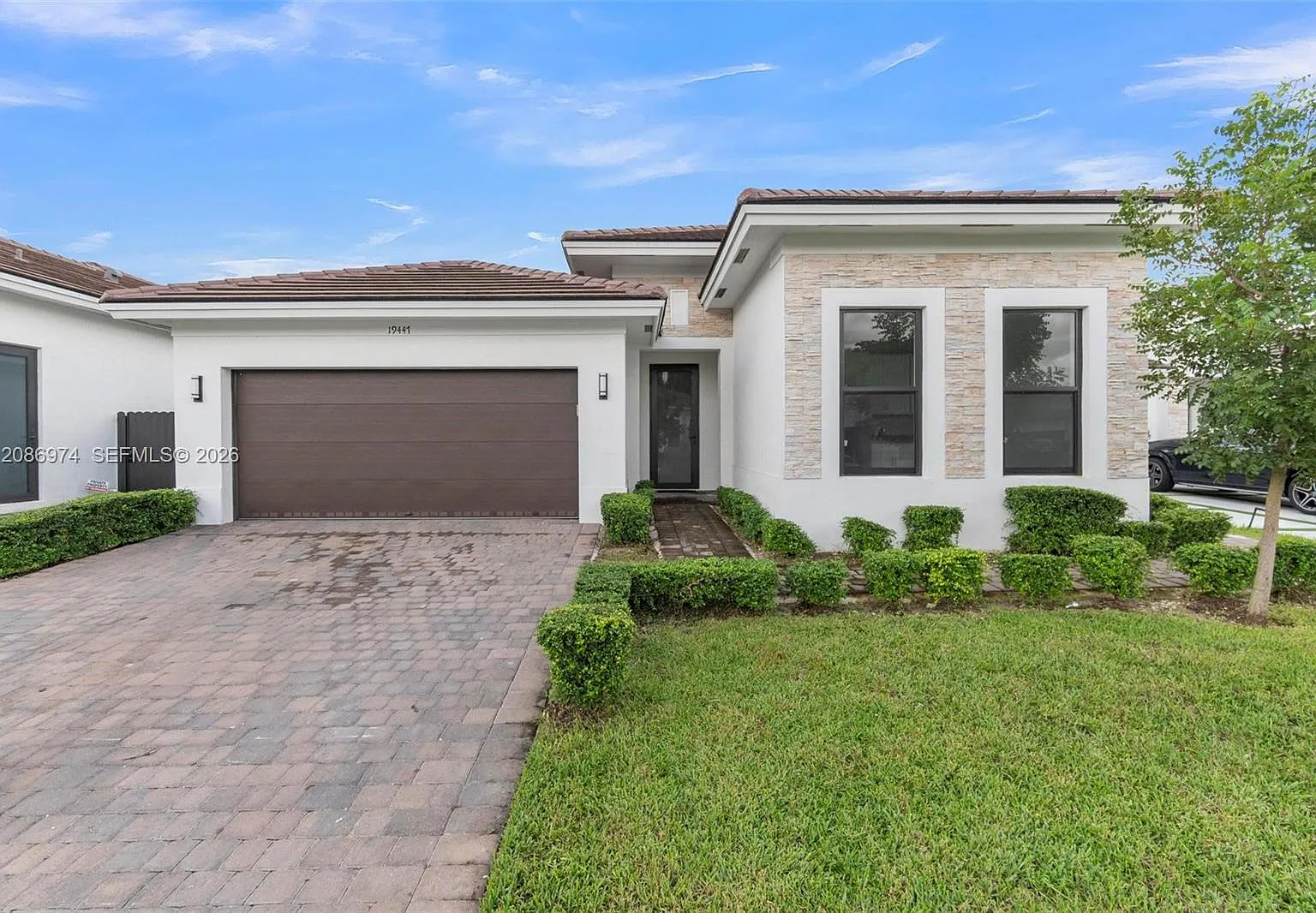 South Miami Lakes — Photo 3