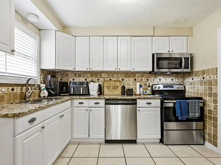 3500 Corto Ave — Photo 14