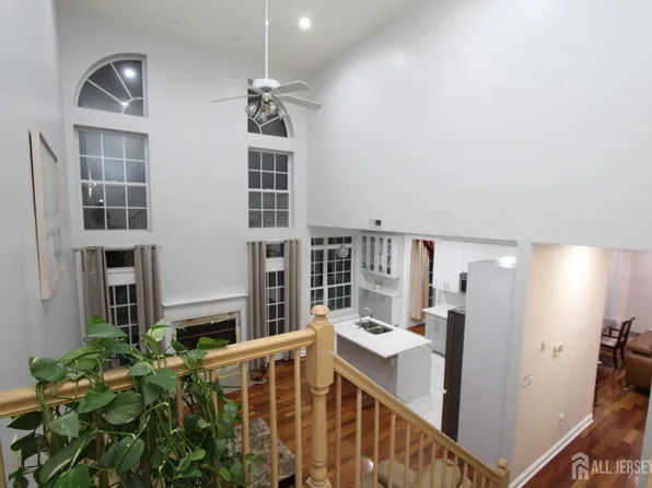 90 Marion Dr, Plainsboro, NJ 08536