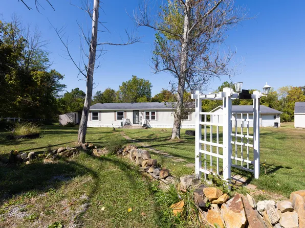 1711 Sulphur Lick Rd, Frankfort, OH 45628