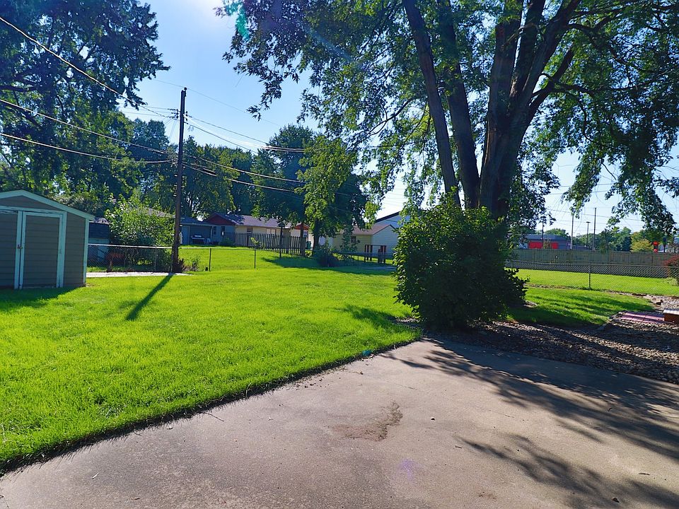 3300 S Hawthorne Ave, Sioux Falls, SD 57105 | Zillow