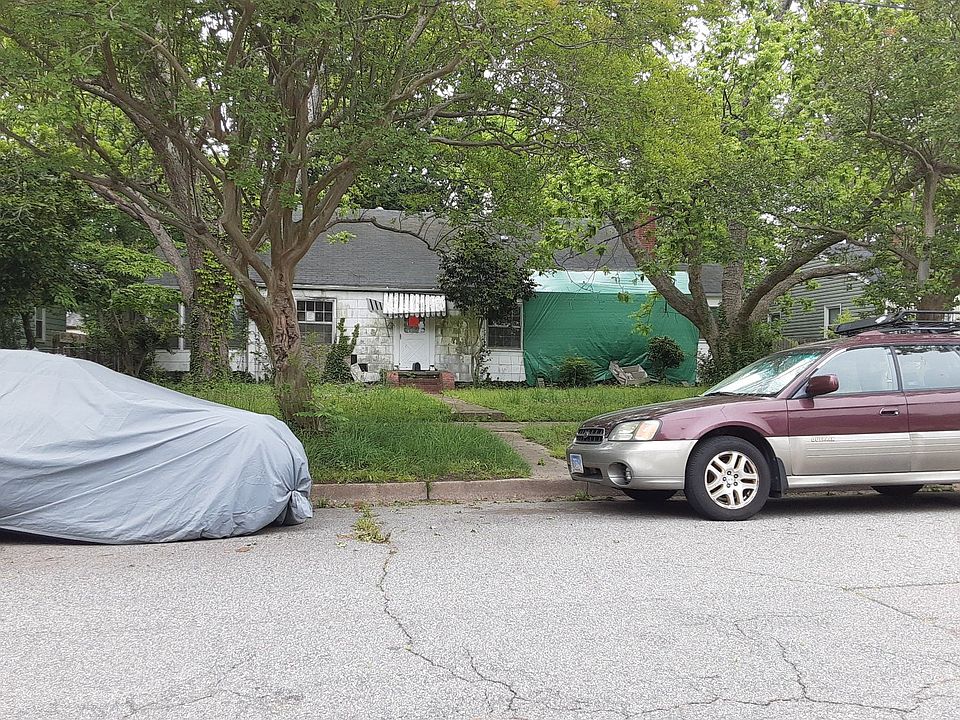 1st image of 310 E Westmont Ave