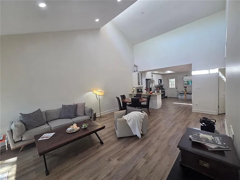 603 Serramonte Dr NE — Photo 7