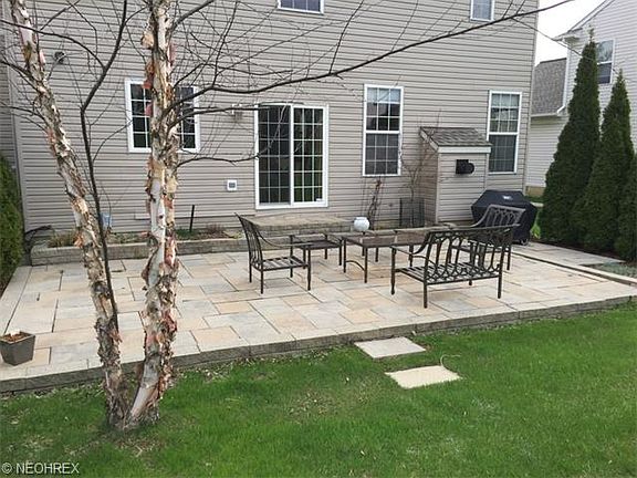 3rd image of 836 Eliza Ct
