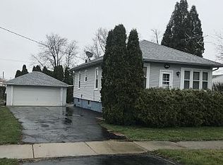 16 SW 4th St, Galva, IL 61434