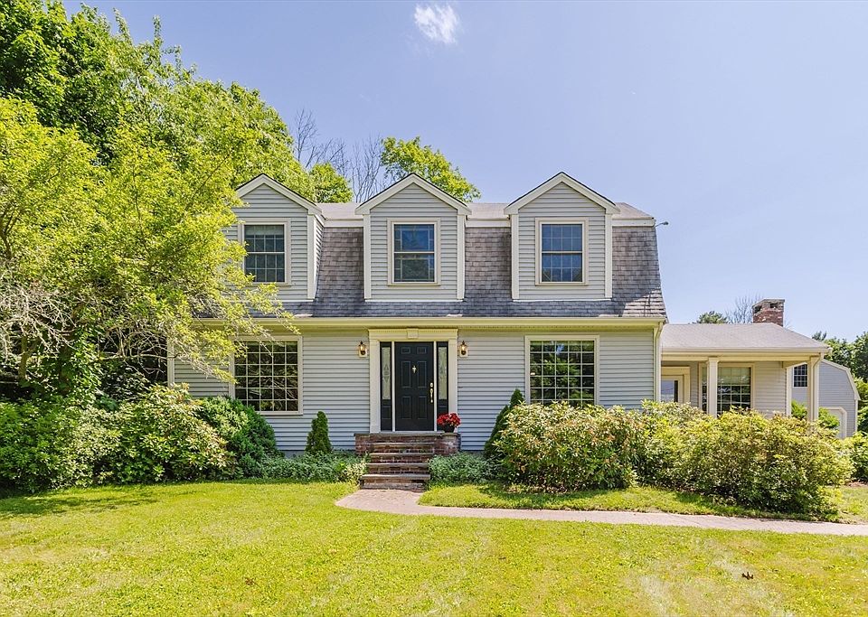 1st image of 23 Poquanticut Ave