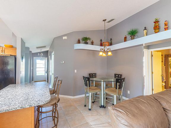 4th image of 2147 Royal Poinciana Blvd