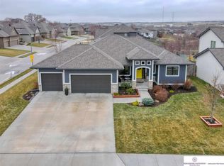 17601 Erskine St, Omaha, NE 68116