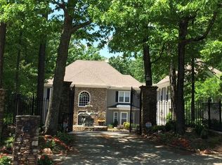 555 Mount Vernon Hwy NW, Atlanta, GA 30327