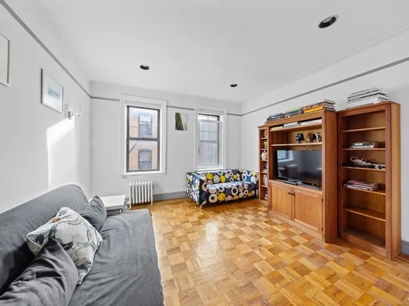 332 East 84th Street image 6 of 10