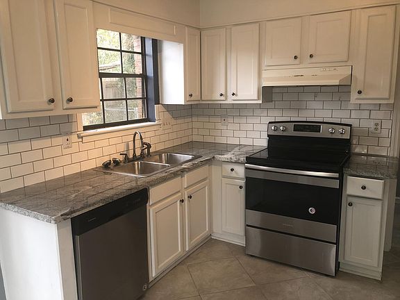 4th image of 2133 E Aberdeen Dr