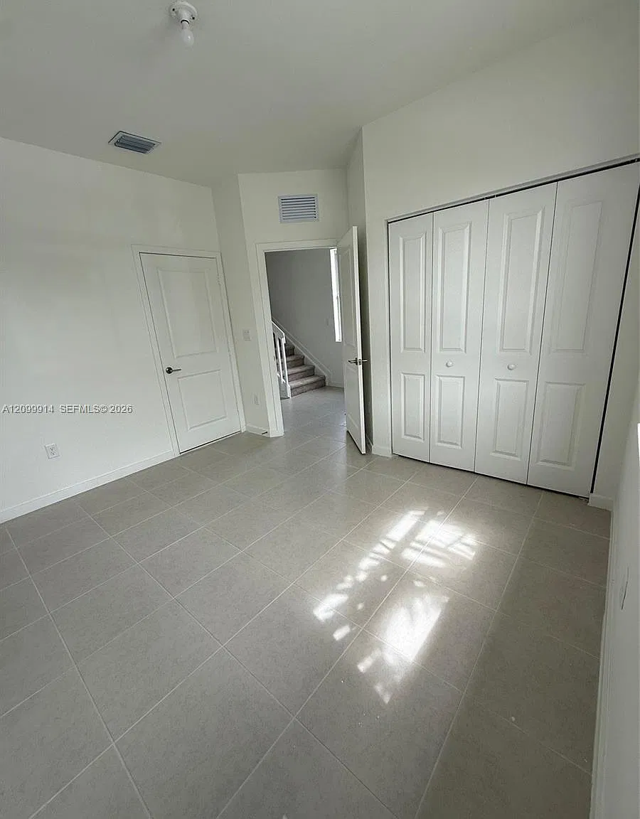 3 bed, 3.0 bath, $2,600 — Photo 4
