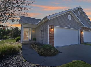 13 Edvardinsh Way, Bloomington, IL 61701