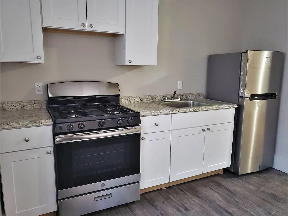 Studio, 800 sqft, $700 — Photo 2