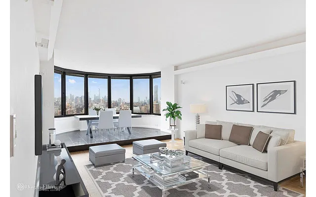 Rented by R New York | media 21