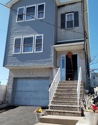 2nd image of 187 Johnson Ave Floor 2