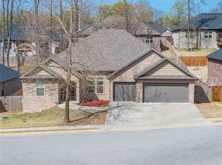 1211 Sycamore St, Cave Springs, AR 72718