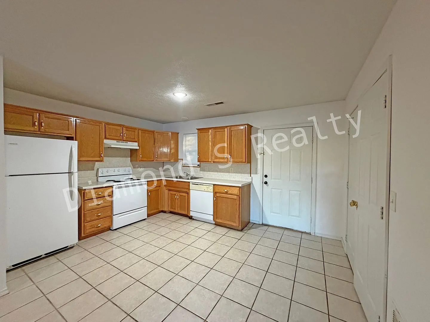 422 S Washington Ave, Walnut Grove — Photo 3