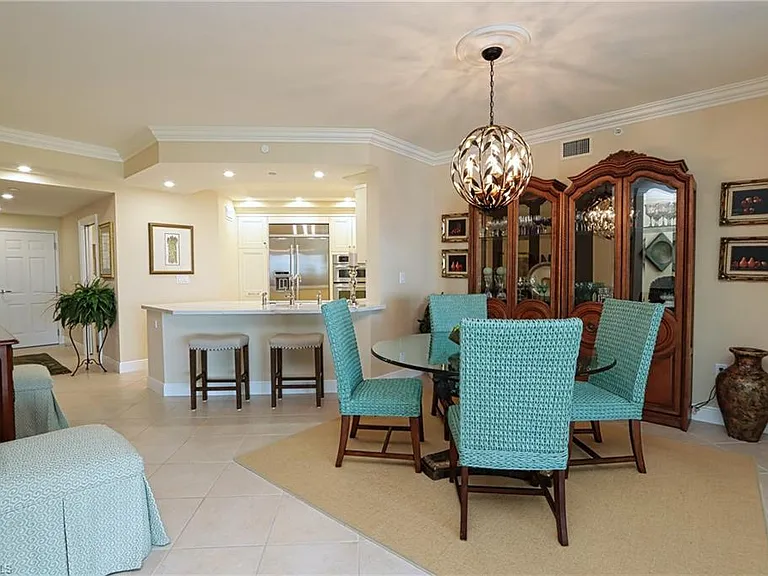 60 Seagate Dr #402 — Photo 7