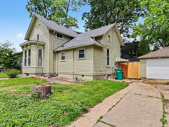 3rd image of 215 G St