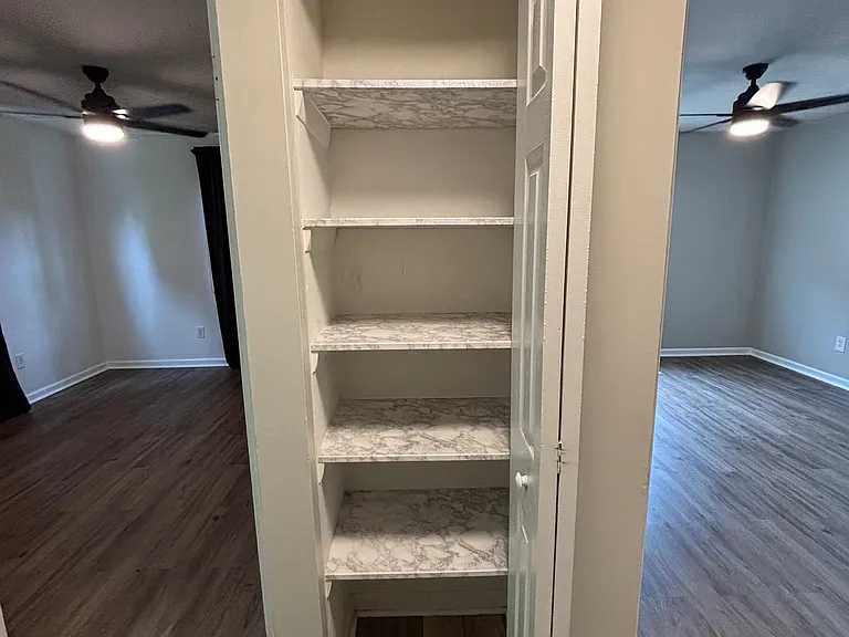 1711 Sarasota Ct — Photo 11
