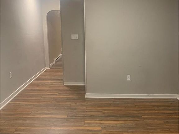 4th image of 237 N 8th St APT 1