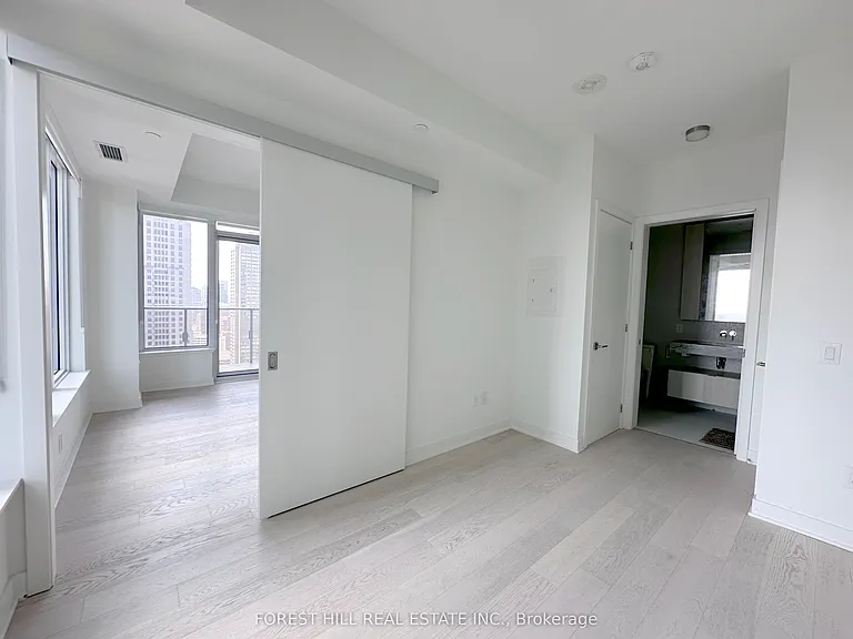 11 Yorkville Ave #3307 — Photo 18