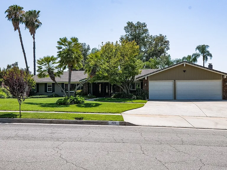420 Wilbar Cir — Photo 2