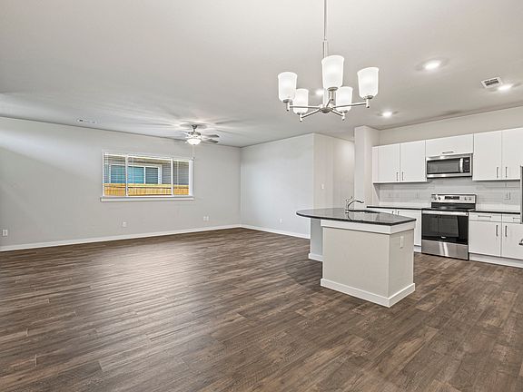 2nd image of 617 Blackland Dr #617