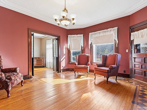 65th image of 200 N Park St