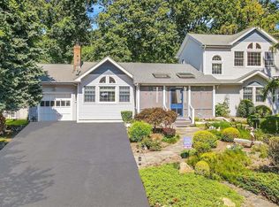 98 Sunset Blvd, Wading River, NY 11792