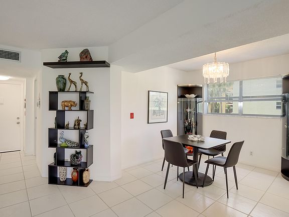 4th image of 3755 Via Poinciana #201