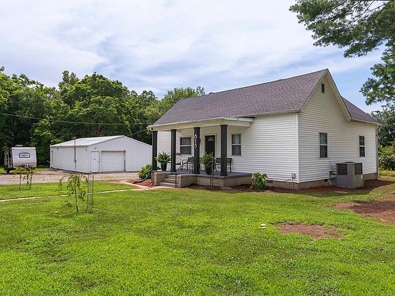 4th image of 813 Dorris Heights Rd