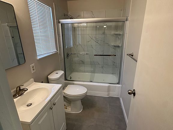 4th image of 388 S Buena Vista Ave #4