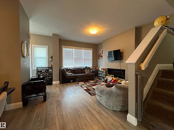 3rd image of 2036 S Creek Dr
