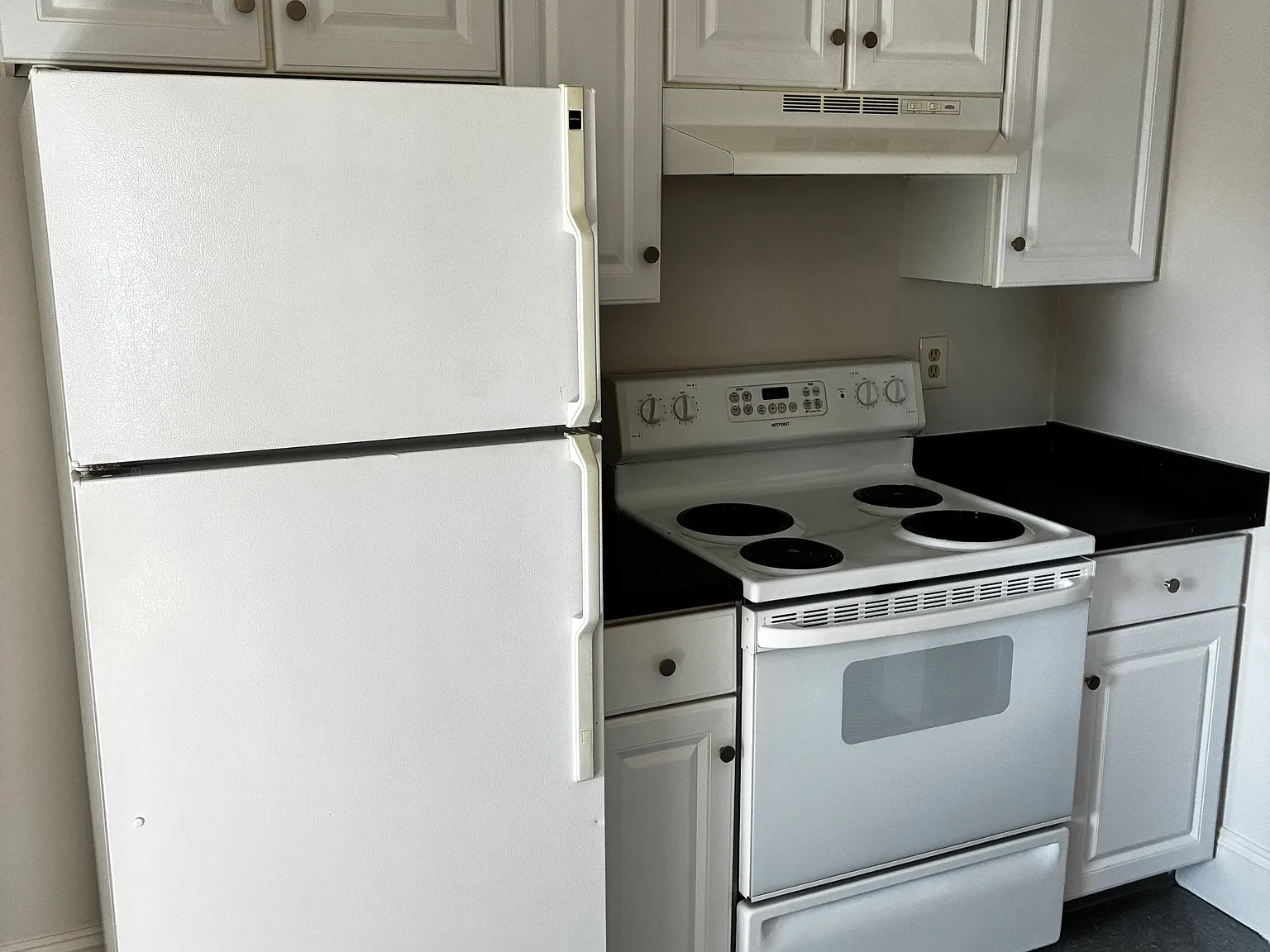 2 bed, 1100 sqft, $2,400 — Photo 4