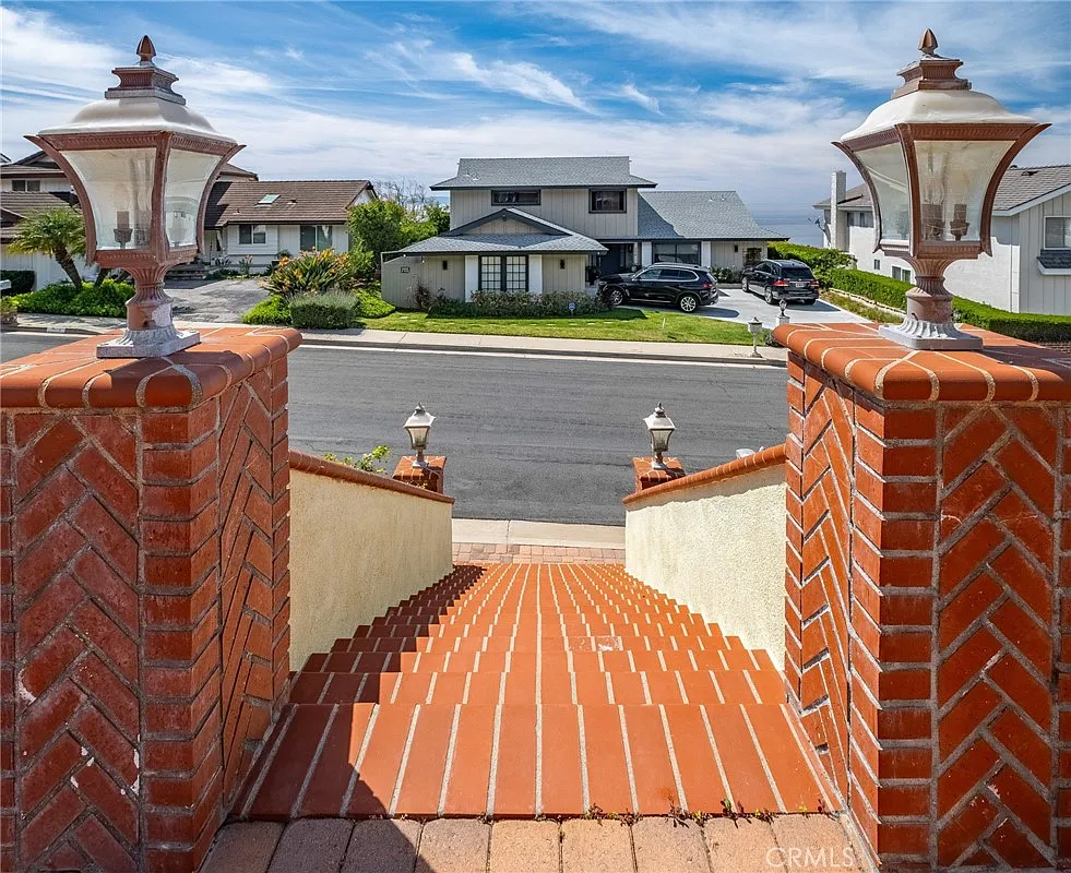 4 bed, 2000 sqft, $6,500 — Photo 4