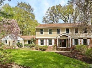 7 Stonegate Rd, Saddle River, NJ 07458