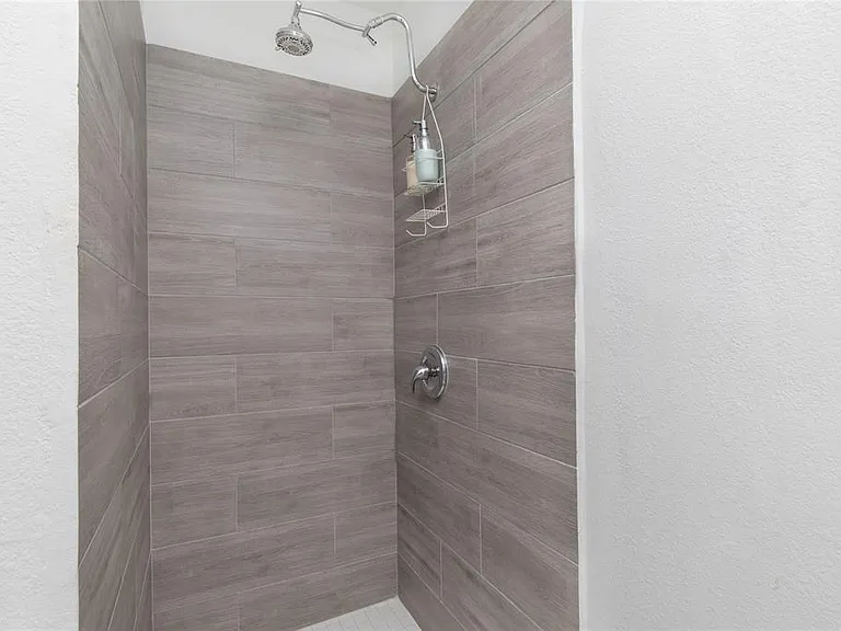 126 Pennsylvania St — Photo 11