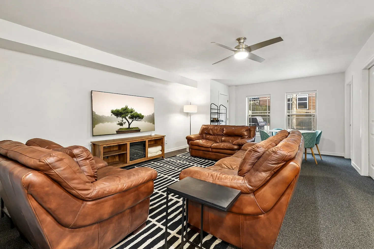 6 bed, 3.0 bath, 5920 sqft, $13,364 — Photo 1