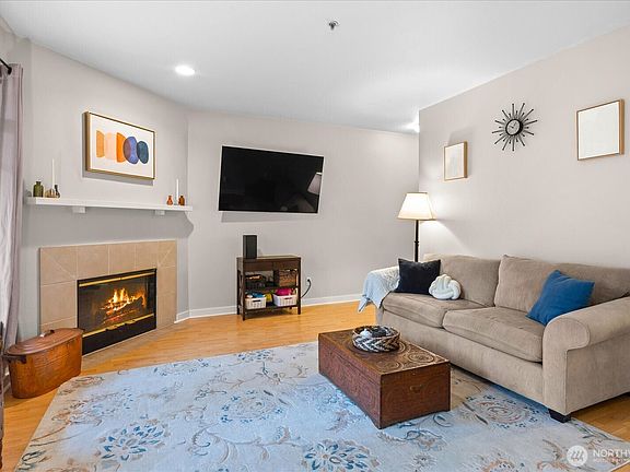 3rd image of 18930 Bothell Everett Highway #B103