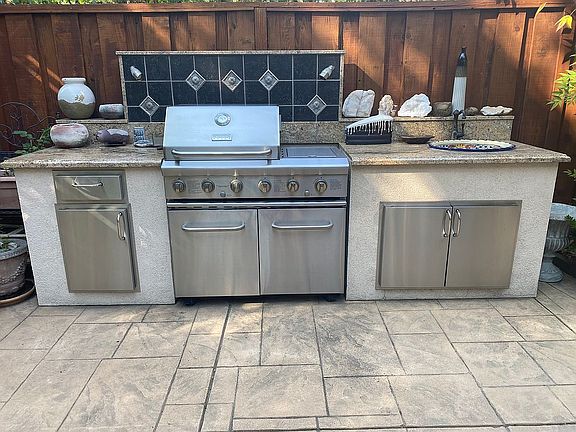 4th image of 46 Rainbow Cir