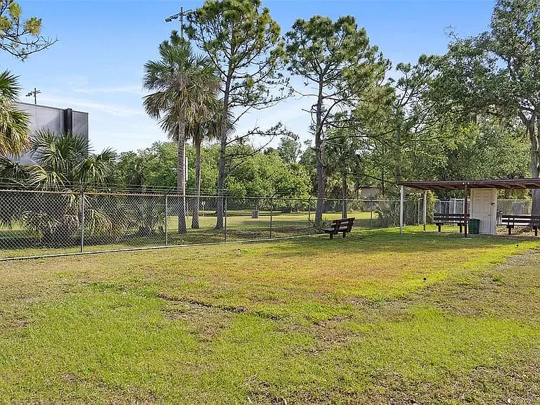 19505 Quesada Ave — Photo 38