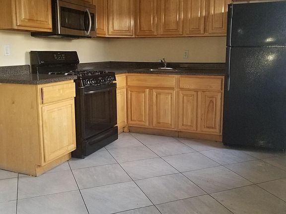 3rd image of 97 Hawthorne Ave