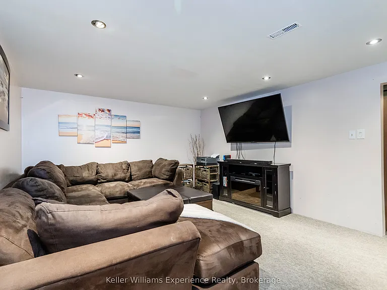 660 Harvey Ave — Photo 20