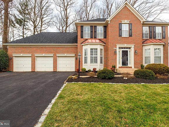 2nd image of 5818 Valley View Dr