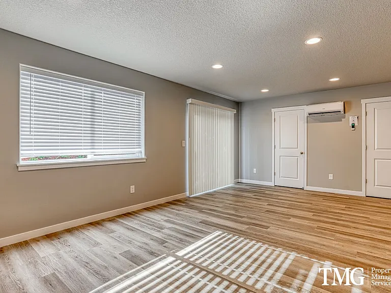 4802 NE 37th Ct — Photo 10