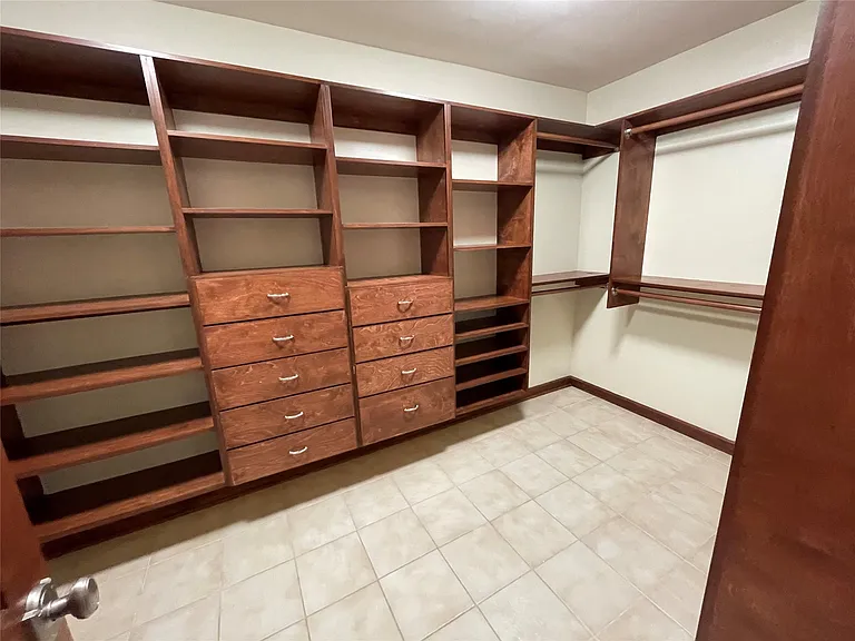 3229 Westridge St — Photo 8